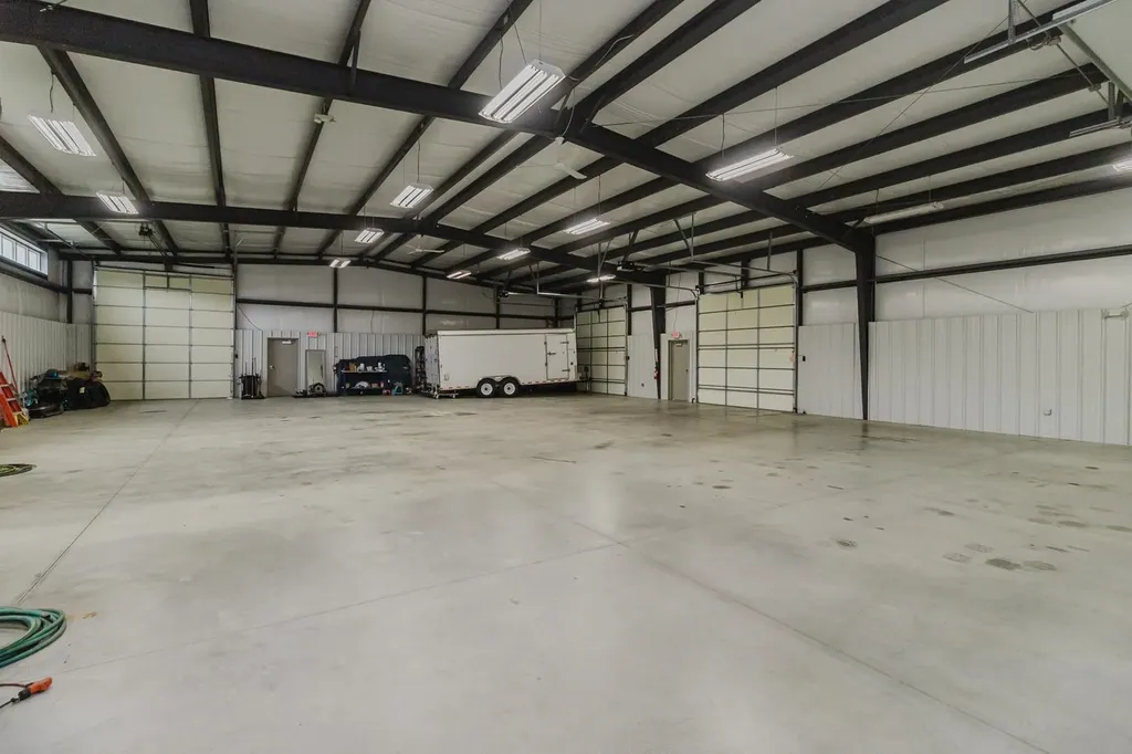 2325 S Crest Wichita KS 67207