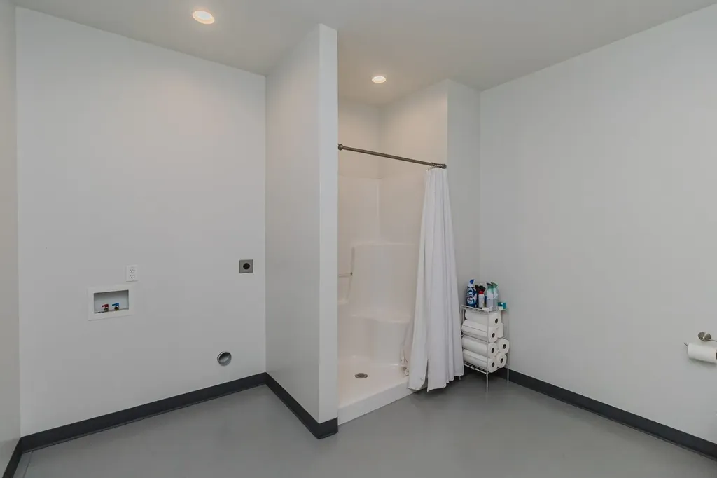 2325 S Crest Wichita KS 67207