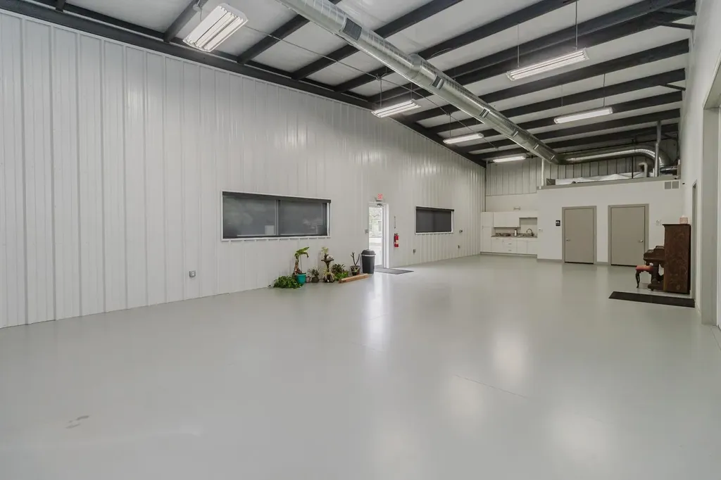 2325 S Crest Wichita KS 67207