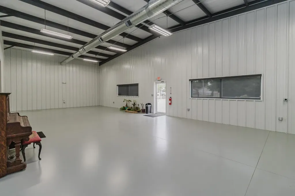 2325 S Crest Wichita KS 67207