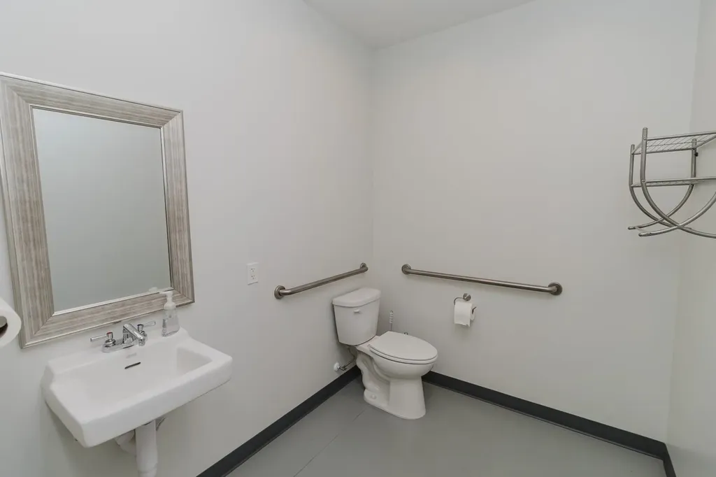 2325 S Crest Wichita KS 67207