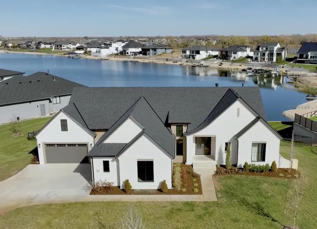 2214 N Emmalyn Circle Wichita KS 67205
