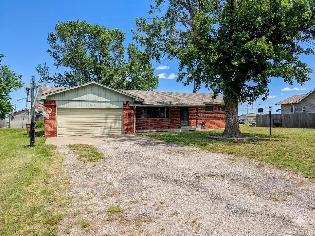 214 N Sedgwick Burrton KS 67020