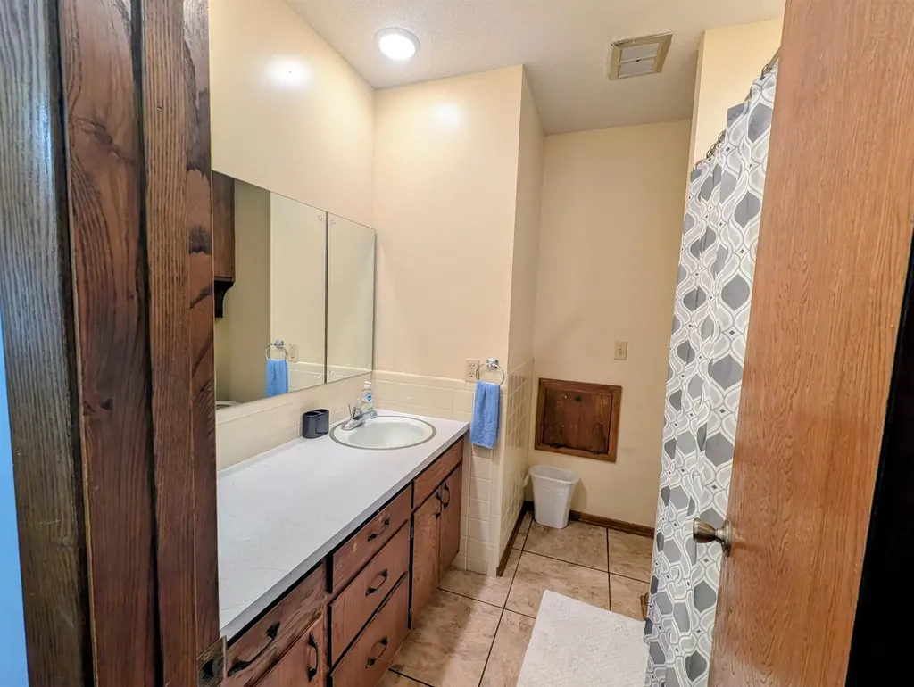 214 N Sedgwick Burrton KS 67020