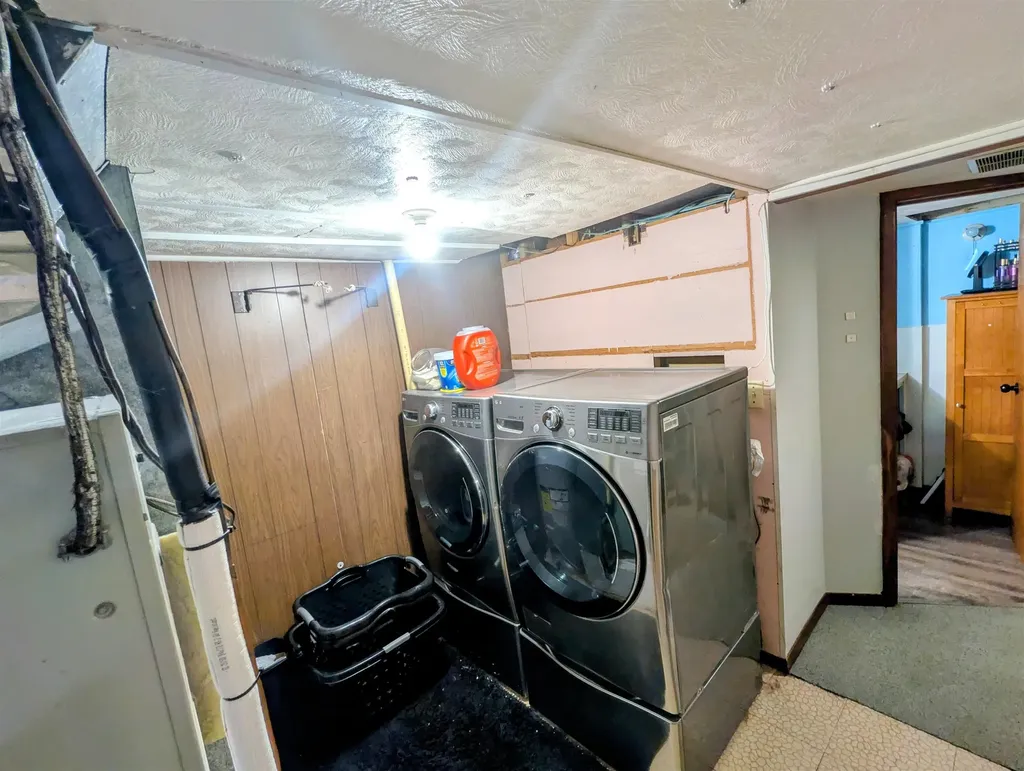 214 N Sedgwick Burrton KS 67020