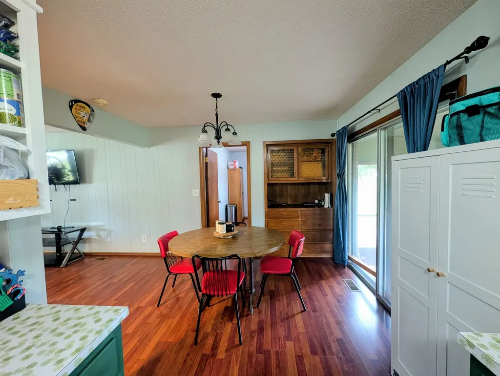 214 N Sedgwick Burrton KS 67020
