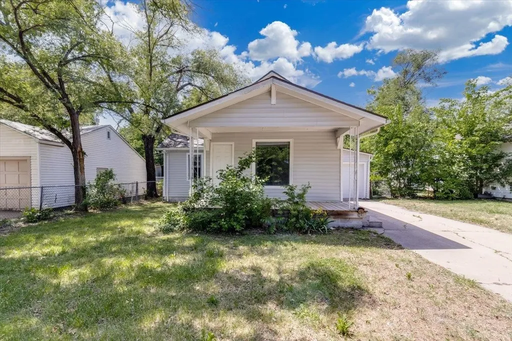 1821 S Grove Wichita KS 67211