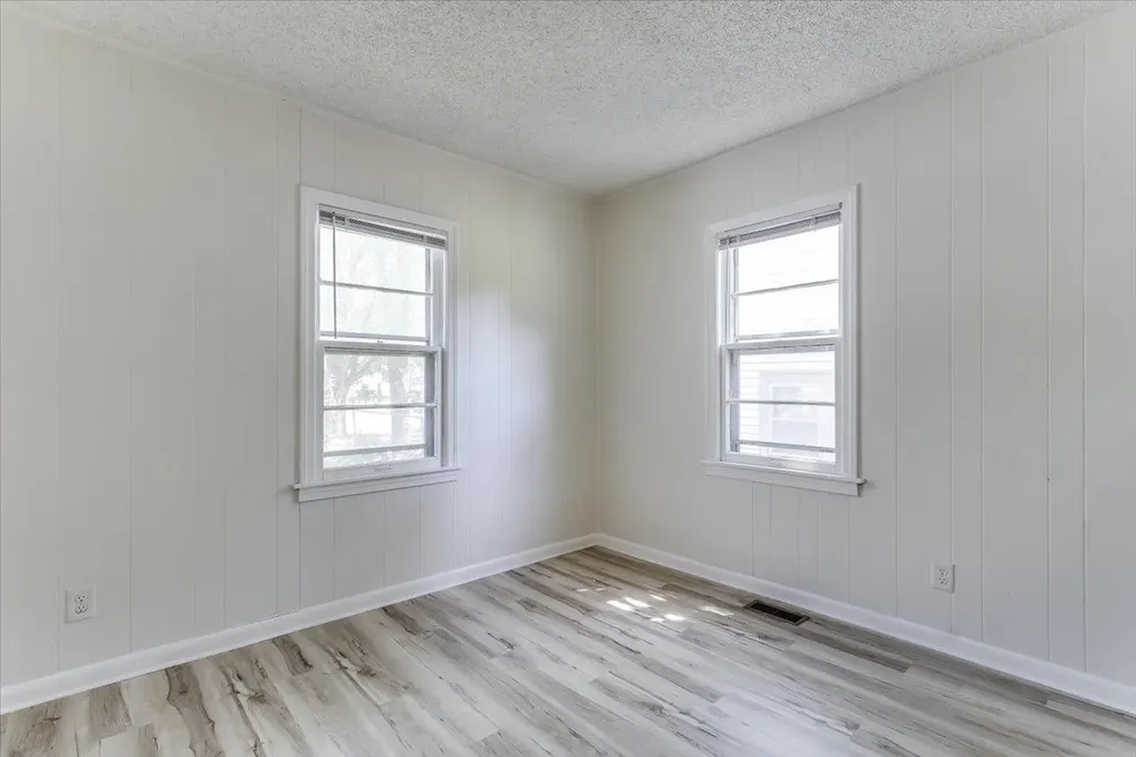 1821 S Grove Wichita KS 67211