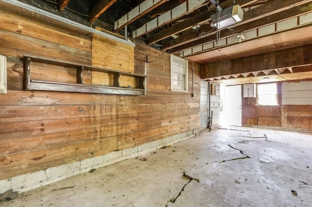 1821 S Grove Wichita KS 67211