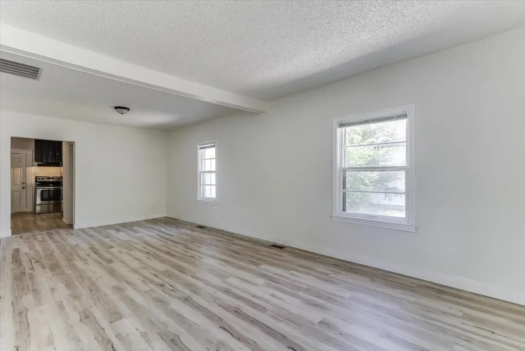 1821 S Grove Wichita KS 67211