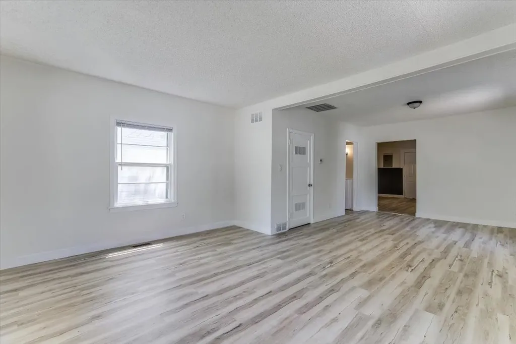 1821 S Grove Wichita KS 67211