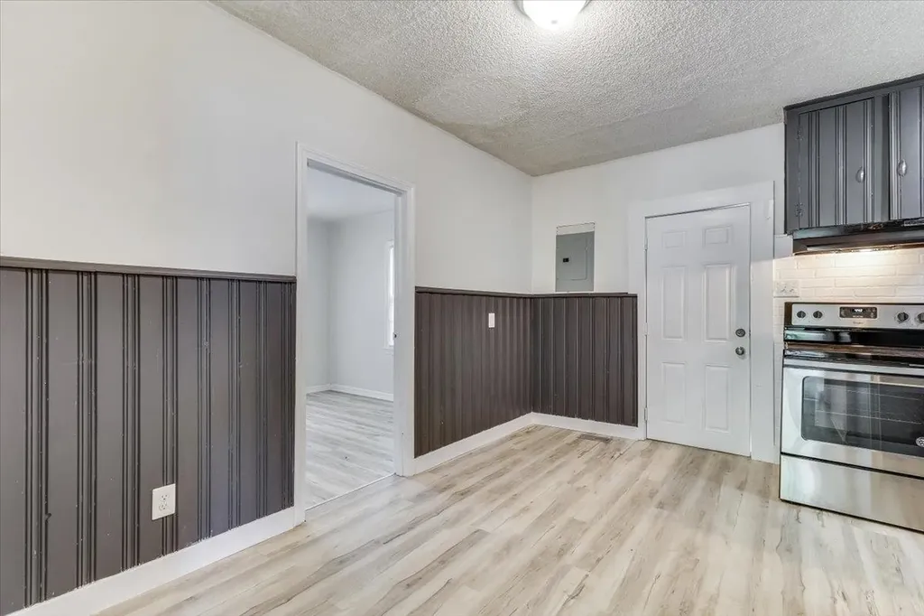 1821 S Grove Wichita KS 67211