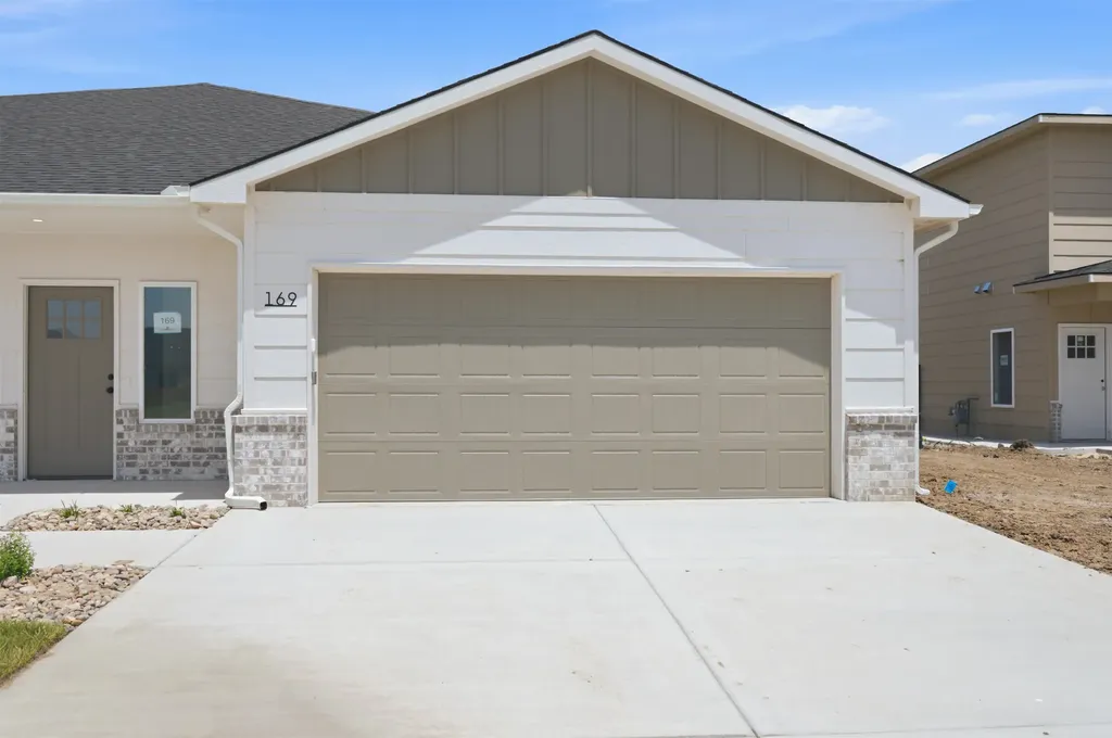 169 N Mendocino Goddard KS 67052