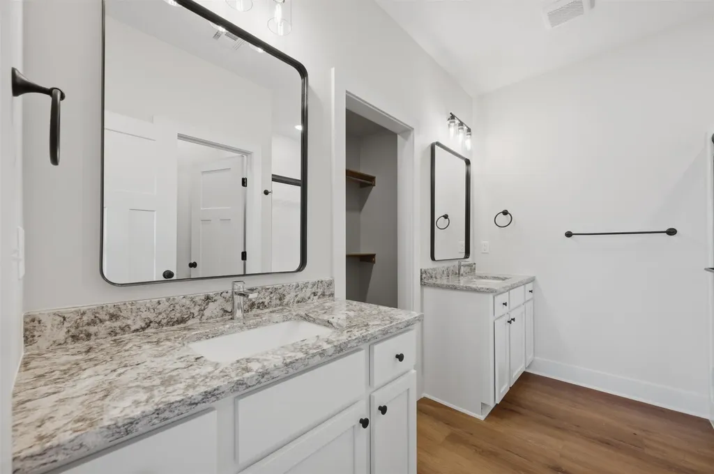 169 N Mendocino Goddard KS 67052