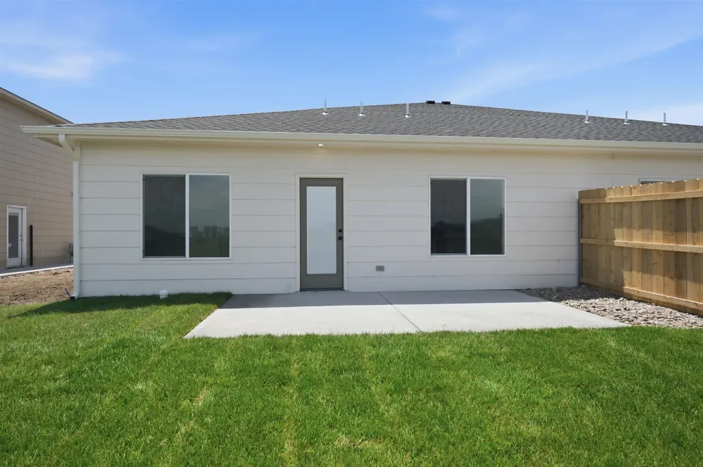 169 N Mendocino Goddard KS 67052
