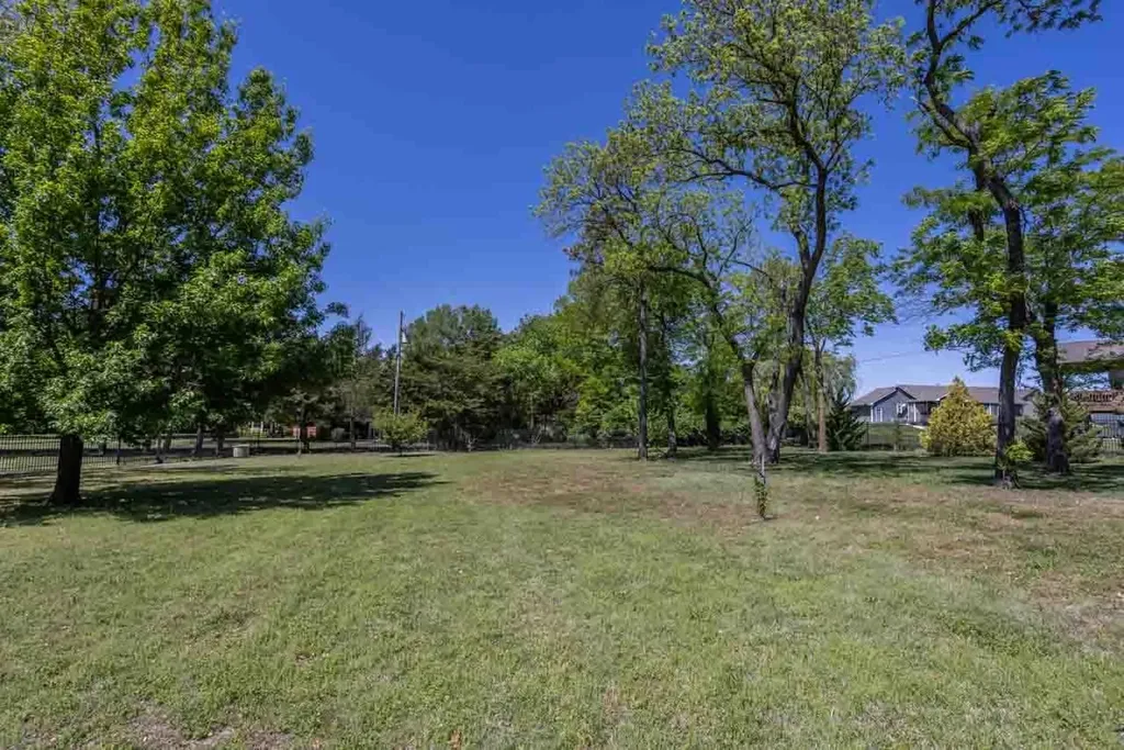 12400 E Lynne Wichita KS 67207