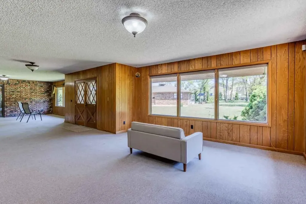 12400 E Lynne Wichita KS 67207