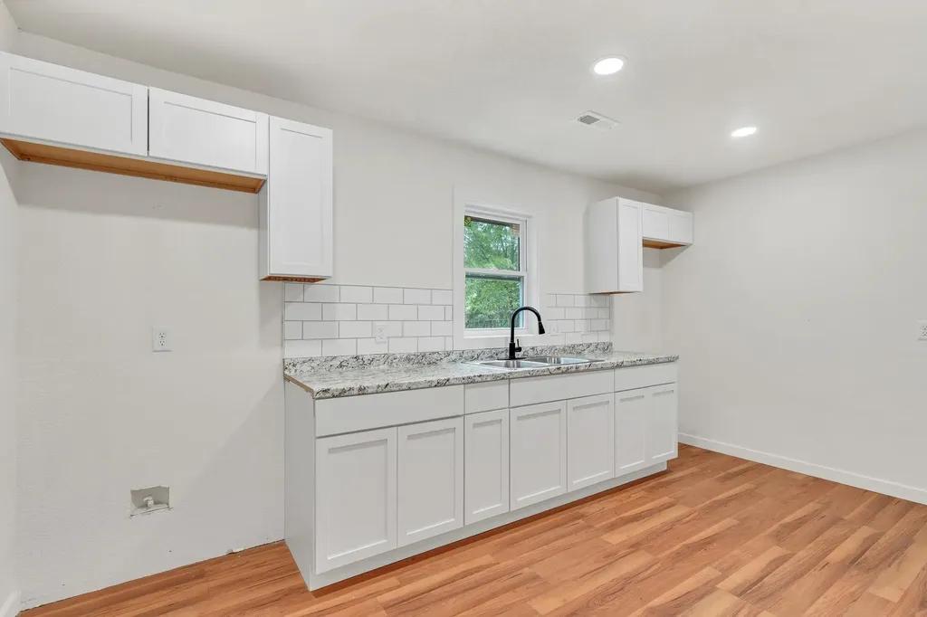 2612 N Green Wichita KS 67219