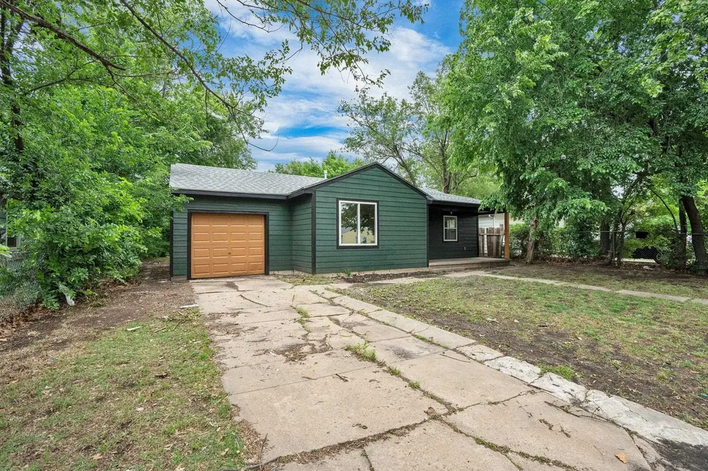 2612 N Green Wichita KS 67219