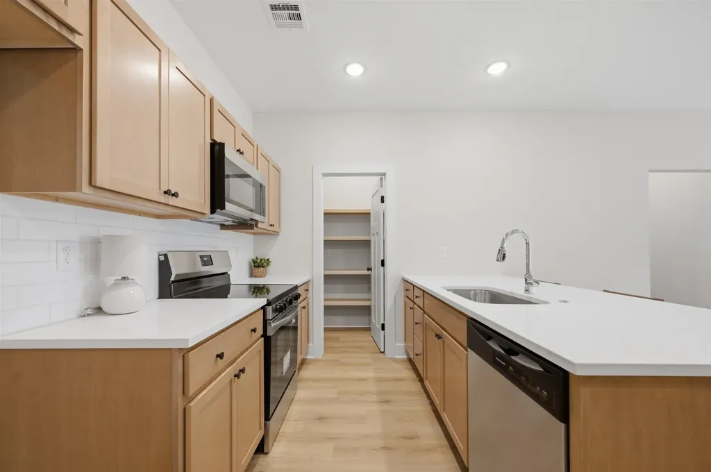 191-193 N Mendocino Goddard KS 67052