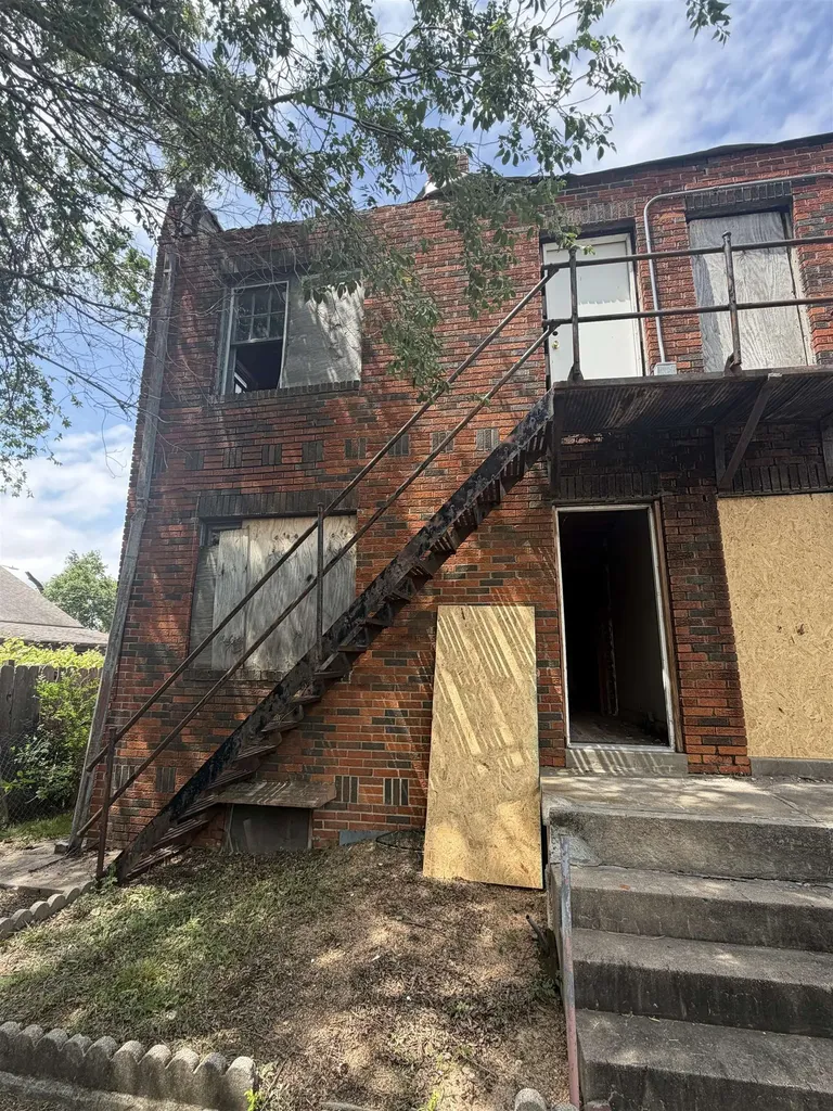 432 N Minnesota Wichita KS 67214