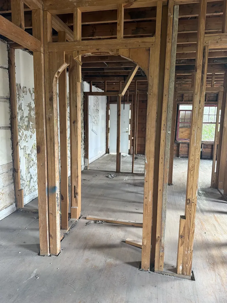 432 N Minnesota Wichita KS 67214