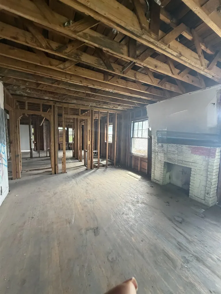 432 N Minnesota Wichita KS 67214