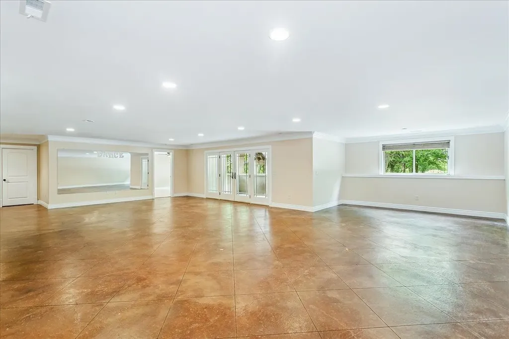 6441 S Cedardale Avenue Derby KS 67037