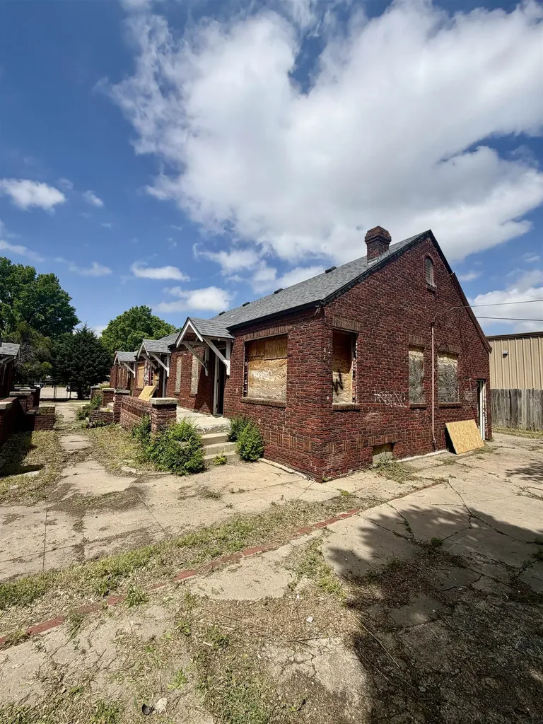 442 N Minnesota Wichita KS 67214