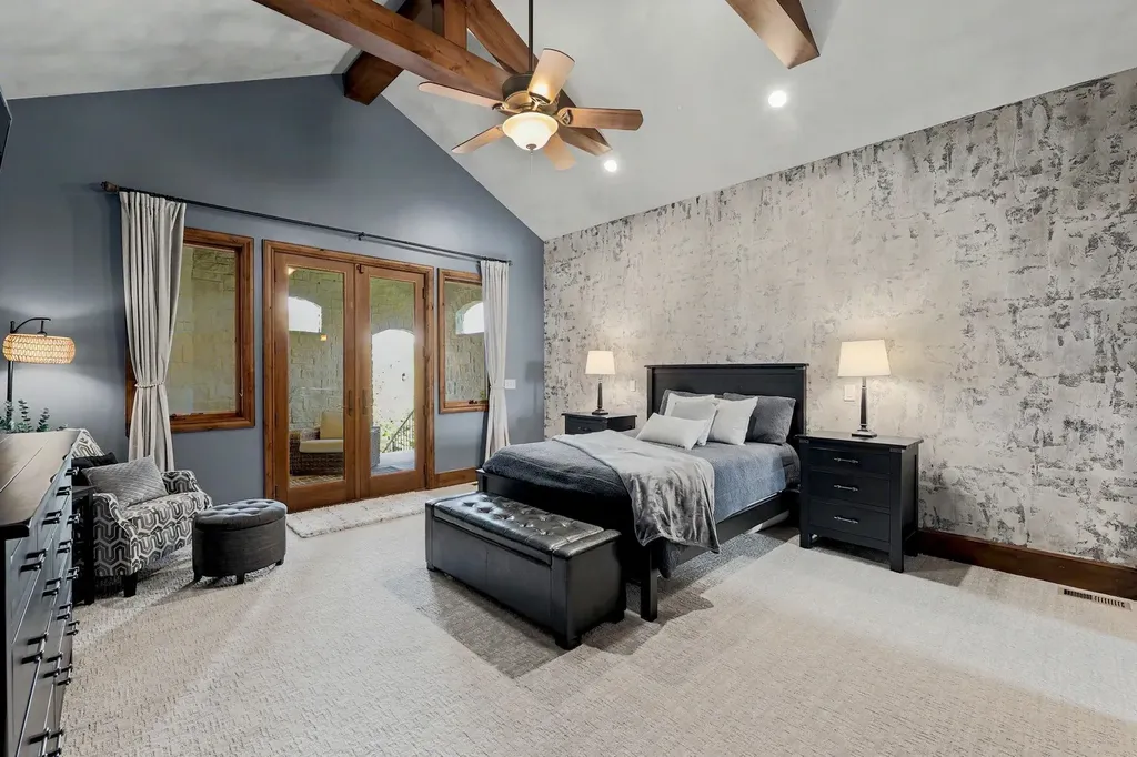 3035 N Den Hollow Court Wichita KS 67205