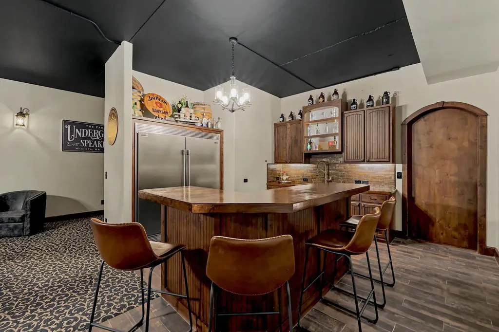 3035 N Den Hollow Court Wichita KS 67205
