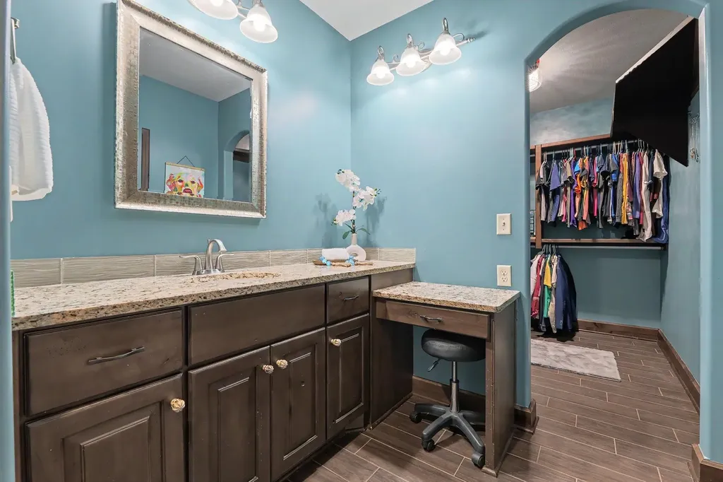 3035 N Den Hollow Court Wichita KS 67205
