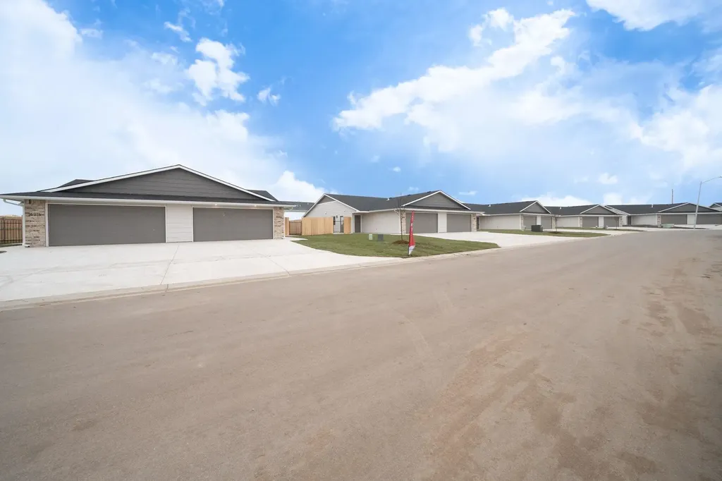 16802 W Lawson Goddard KS 67052