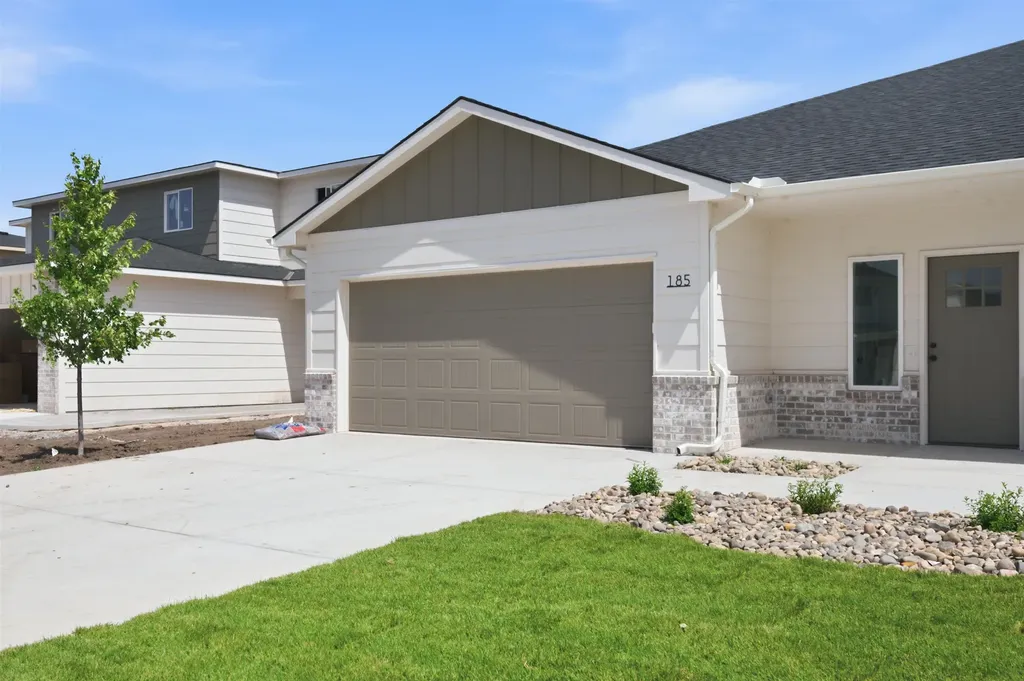 187 N Mendocino Goddard KS 67052