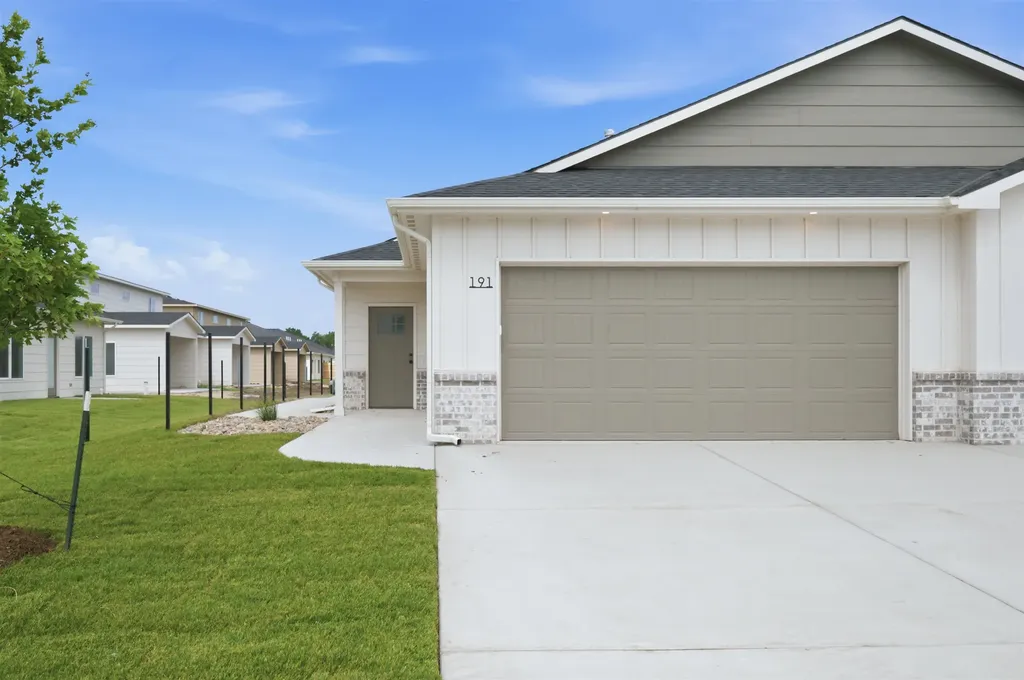 193 N Mendocino Court Goddard KS 67052