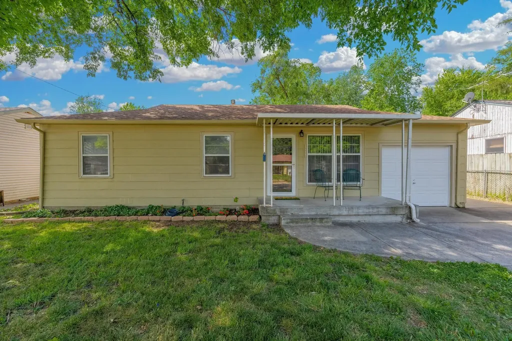 425 W 4th Haysville KS 67060