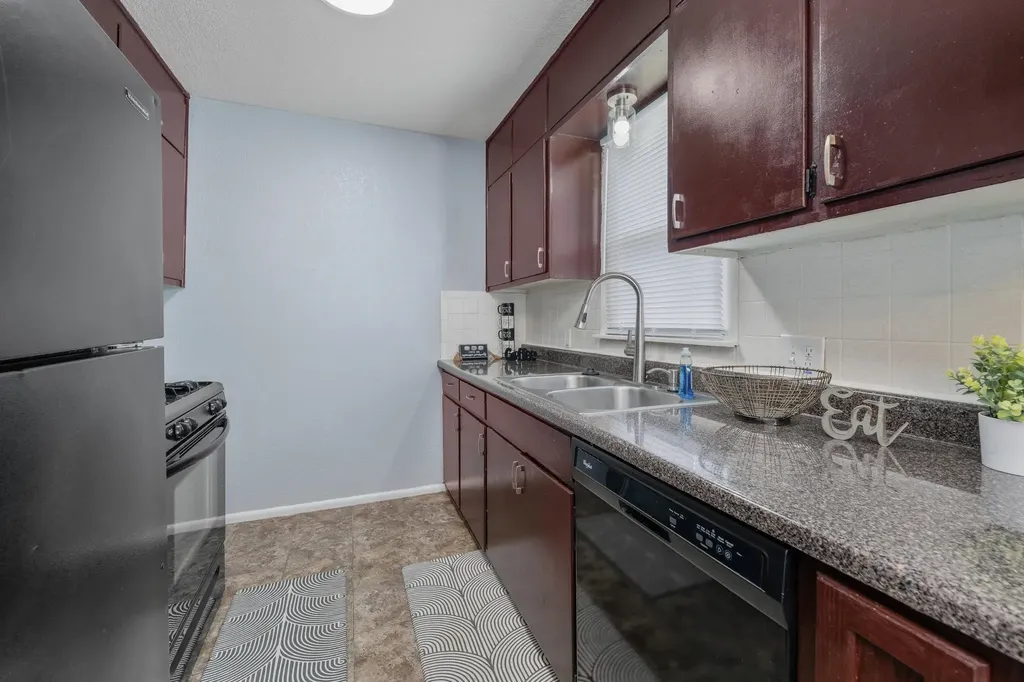 425 W 4th Haysville KS 67060