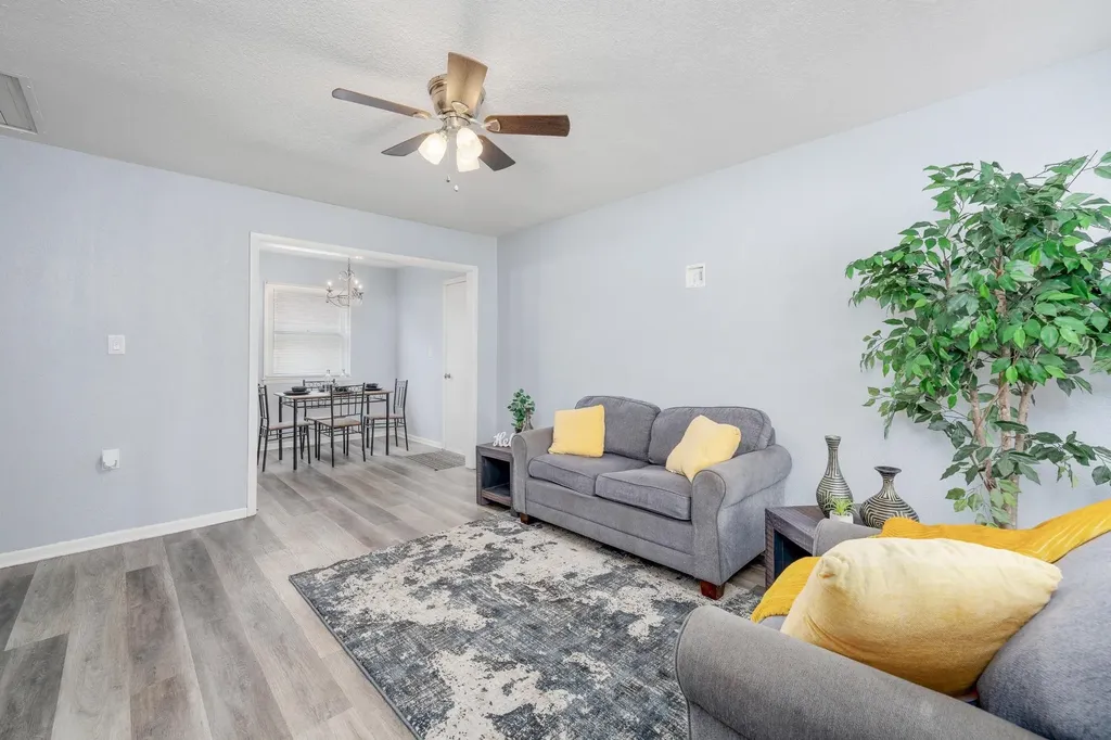 425 W 4th Haysville KS 67060