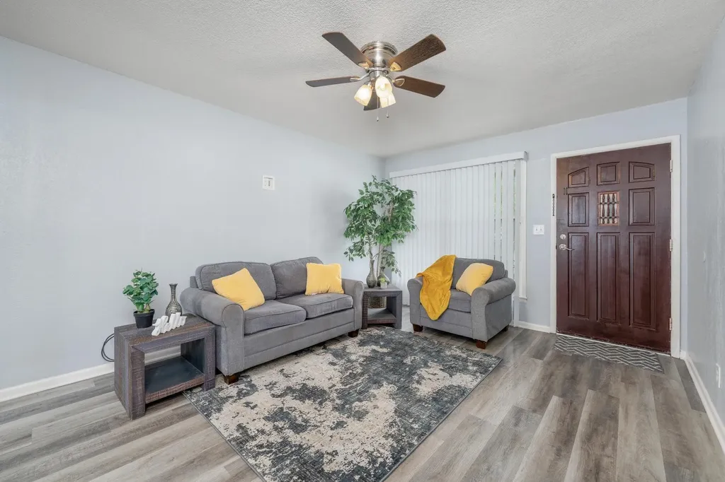 425 W 4th Haysville KS 67060