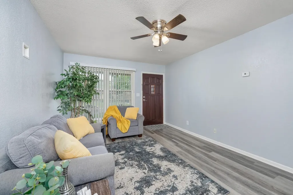425 W 4th Haysville KS 67060