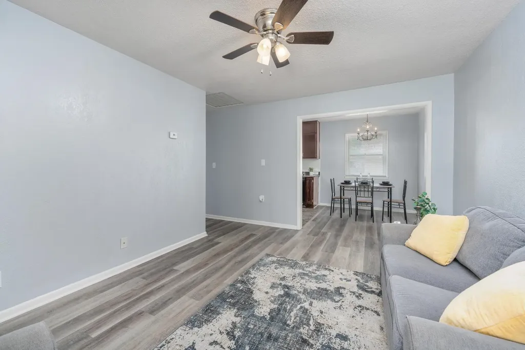 425 W 4th Haysville KS 67060