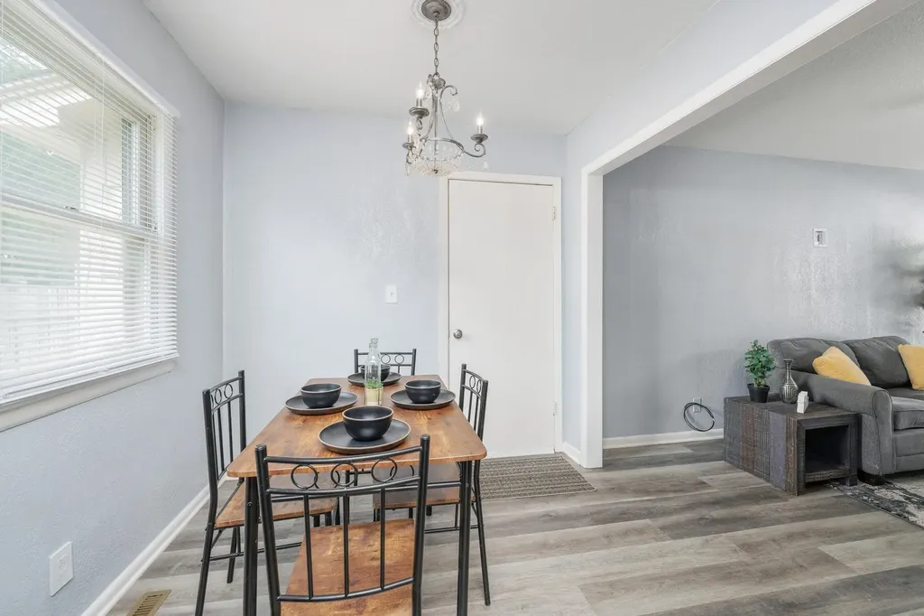 425 W 4th Haysville KS 67060