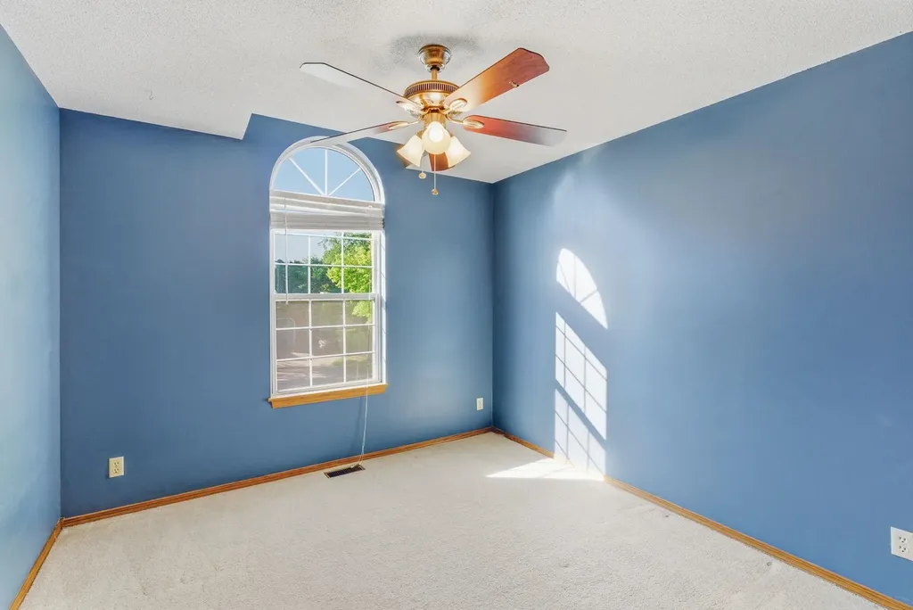 2720 N Beacon Hill Wichita KS 67220