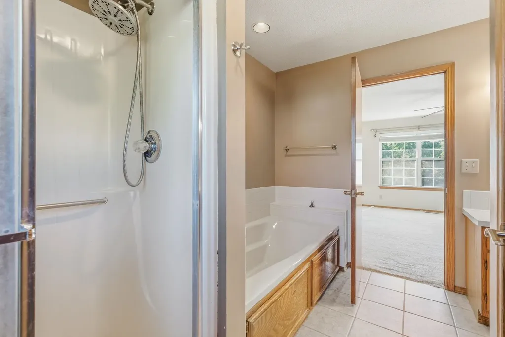 2720 N Beacon Hill Wichita KS 67220