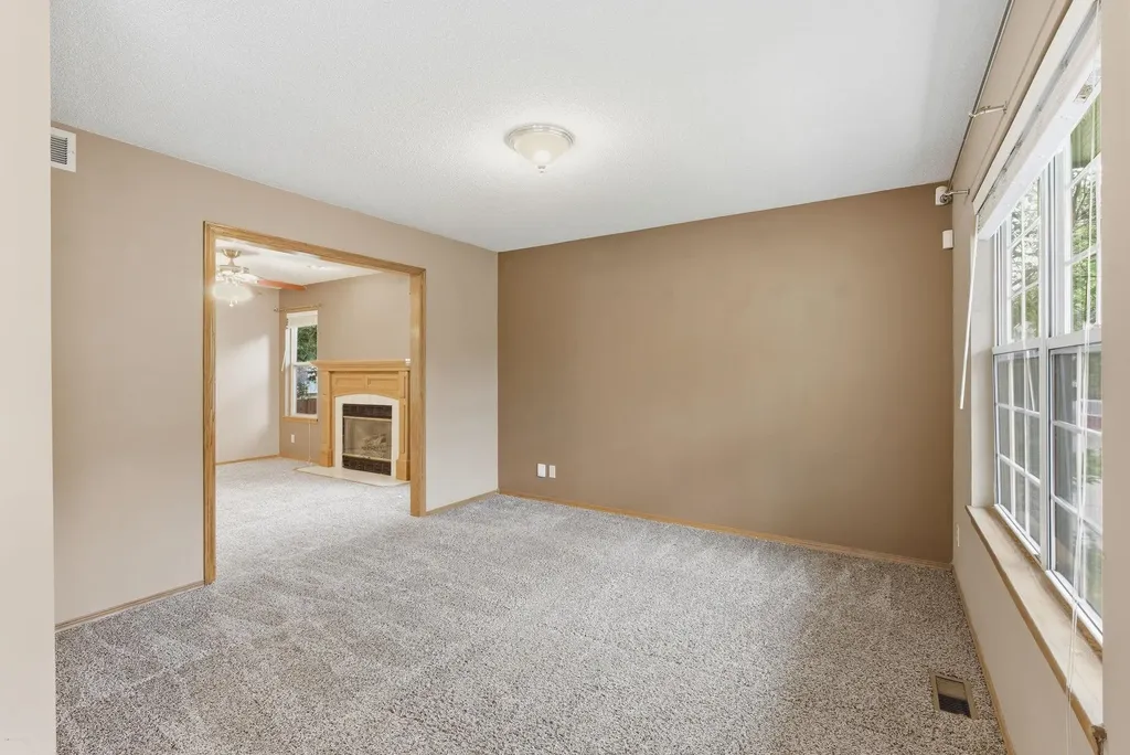 2720 N Beacon Hill Wichita KS 67220