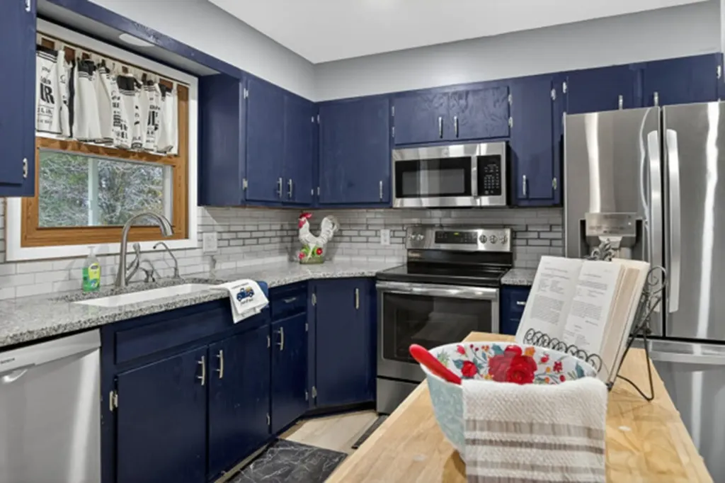 1155 N Oliver Road Belle Plaine KS 67013