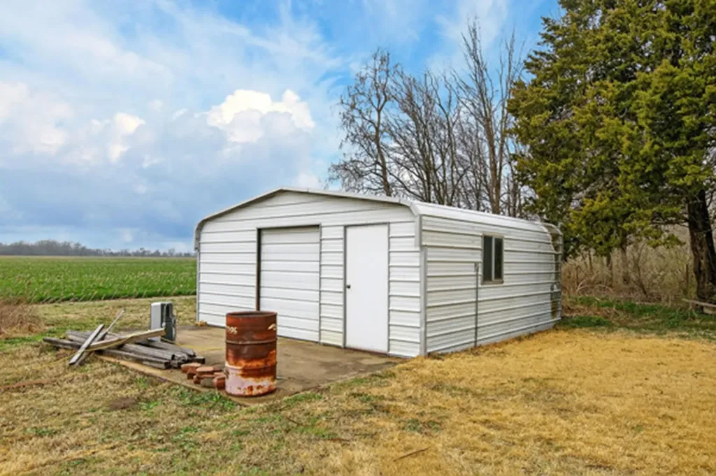 1155 N Oliver Road Belle Plaine KS 67013