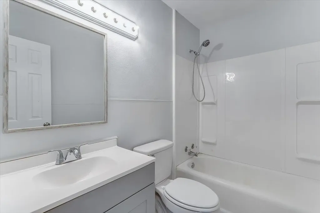 1313 E Harvey Avenue Wellington KS 67152