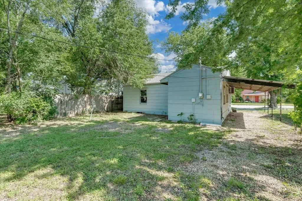 1313 E Harvey Avenue Wellington KS 67152
