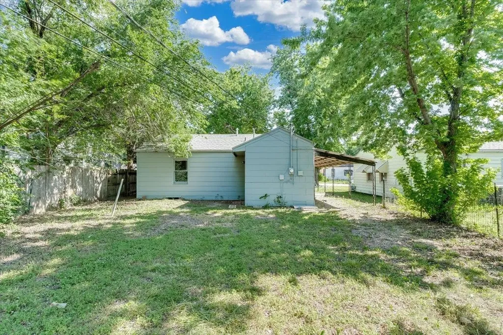 1313 E Harvey Avenue Wellington KS 67152